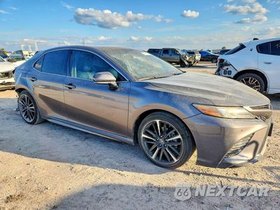 Czwarte zdjęcie samochodu z boku: 2018 TOYOTA CAMRY XSE VIN:4T1B61HK5JU117629 - miniatura