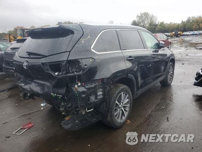 Trzecie zdjęcie samochodu z tyłu: 2018 TOYOTA HIGHLANDER XLE VIN:5TDJZRFH6JS545159 - miniatura