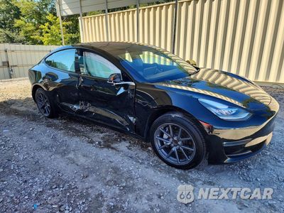 Czwarte zdjęcie samochodu z boku: 2018 TESLA MODEL 3 VIN:5YJ3E1EA4JF070299 - miniatura