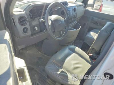 Zdjęcie 8 z 13 samochodu: 2012 FORD E350 BOX TRUCK VIN:1FDWE3FL1CDA65060 - miniatura