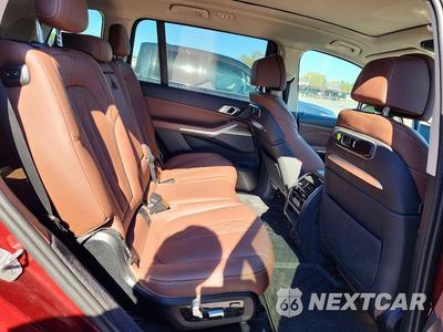 Zdjęcie 11 z 13 samochodu: 2024 BMW X7 XDRIVE40I VIN:5UX23EM02R9U47847 - miniatura