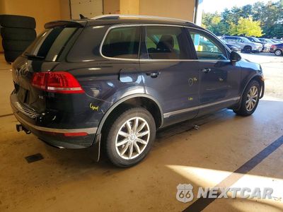 Trzecie zdjęcie samochodu z tyłu: 2016 VOLKSWAGEN TOUAREG SPORT VIN:WVGEF9BPXGD008141 - miniatura