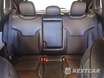 Zdjęcie 10 z 13 samochodu: 2023 JEEP COMPASS LATITUDE VIN:3C4NJDBNXPT522991 - miniatura