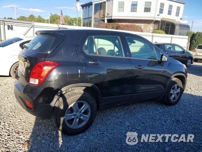 Trzecie zdjęcie samochodu z tyłu: 2018 CHEVROLET TRAX LS VIN:3GNCJNSB8JL345293 - miniatura