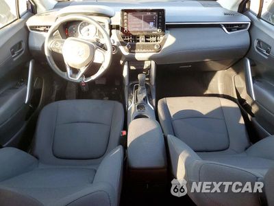 Zdjęcie 8 z 13 samochodu: 2022 TOYOTA COROLLA CROSS LE VIN:7MUCAABG0NV033570 - miniatura