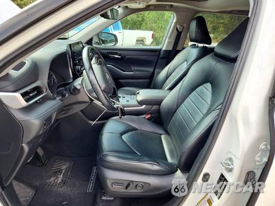 Zdjęcie 7 z 13 samochodu: 2020 TOYOTA HIGHLANDER XLE VIN:5TDGZRAH1LS510100 - miniatura