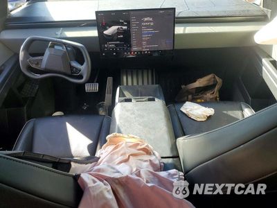 Zdjęcie 8 z 13 samochodu: 2024 TESLA CYBERTRUCK VIN:7G2CEHED8RA036164 - miniatura