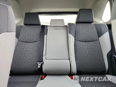 Zdjęcie 10 z 13 samochodu: 2025 TOYOTA RAV4 HYBRID XLE VIN:JTMRWRFV1SJ087854 - miniatura