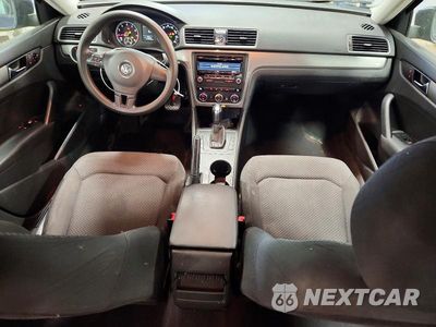 Zdjęcie 8 z 12 samochodu: 2012 VOLKSWAGEN PASSAT S VIN:1VWAP7A38CC021003 - miniatura