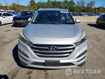 Piąte zdjęcie samochodu w środku: 2017 HYUNDAI TUCSON SPORT VIN:KM8J3CA27HU596348 - miniatura