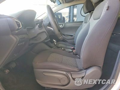 Zdjęcie 7 z 12 samochodu: 2018 HYUNDAI IONIQ BLUE VIN:KMHC65LCXJU076605 - miniatura
