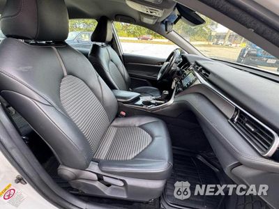 Piąte zdjęcie samochodu w środku: 2019 TOYOTA CAMRY SE VIN:4T1B11HK6KU688546 - miniatura