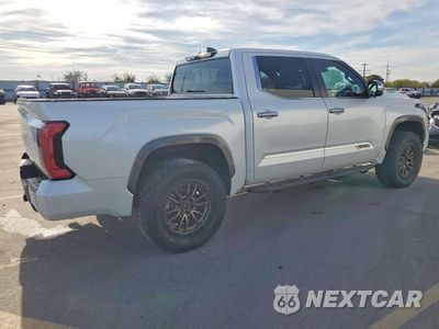 Trzecie zdjęcie samochodu z tyłu: 2024 TOYOTA TUNDRA 1794 EDITION HV VIN:5TFMC5DB3RX062028 - miniatura