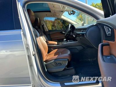 Zdjęcie 7 z 10 samochodu: 2019 AUDI Q7 VIN:WA1LAAF75KD042321 - miniatura