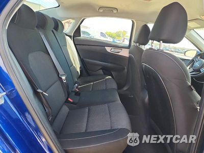 Zdjęcie 10 z 12 samochodu: 2023 KIA FORTE LXS VIN:3KPF24AD9PE569038 - miniatura