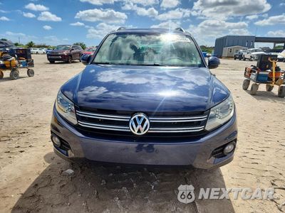 Piąte zdjęcie samochodu w środku: 2016 VOLKSWAGEN TIGUAN S VIN:WVGAV7AX6GW561591 - miniatura