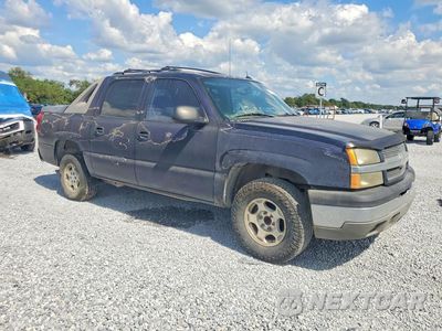 Czwarte zdjęcie samochodu z boku: 2005 CHEVROLET AVALANCHE C1500 VIN:3GNEC12Z25G277967 - miniatura