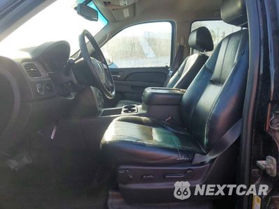 Zdjęcie 7 z 13 samochodu: 2014 GMC YUKON XL C1500 SLT VIN:1GKS1KE04ER233994 - miniatura