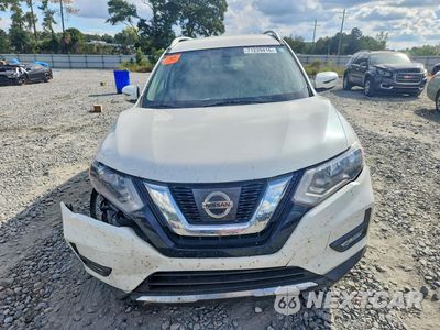Piąte zdjęcie samochodu w środku: 2017 NISSAN ROGUE SV VIN:KNMAT2MT5HP614119 - miniatura