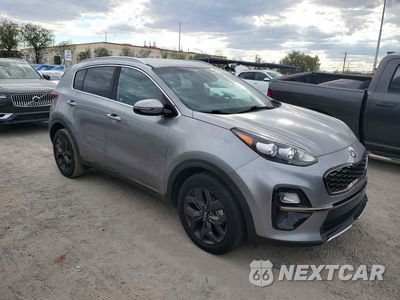 Czwarte zdjęcie samochodu z boku: 2020 KIA SPORTAGE S VIN:KNDP63AC2L7824116 - miniatura