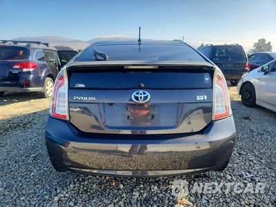 Zdjęcie 6 z 12 samochodu: 2013 TOYOTA PRIUS TWO VIN:JTDKN3DUXD5565888 - miniatura