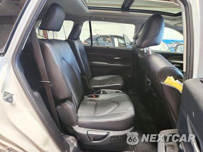 Zdjęcie 11 z 13 samochodu: 2025 TOYOTA GRAND HIGHLANDER XLE VIN:5TDAAAB56SS072434 - miniatura