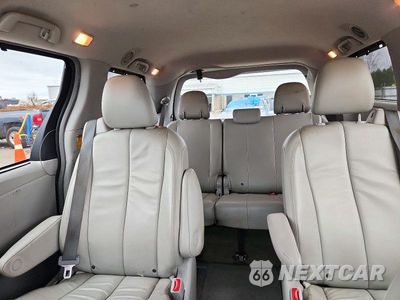 Zdjęcie 10 z 13 samochodu: 2014 TOYOTA SIENNA XLE 7-PASSENGER VIN:5TDDK3DC3ES092906 - miniatura