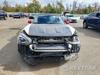 Piąte zdjęcie samochodu w środku: 2019 FIAT 124 SPIDER CLASSICA VIN:JC1NFAEK6K0141725 - miniatura