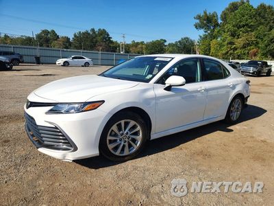 2024 TOYOTA CAMRY LE 4T1C11AKXRU840949 - główne zdjęcie licytacji z USA - miniatura