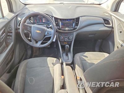 Zdjęcie 8 z 13 samochodu: 2021 CHEVROLET TRAX LS VIN:KL7CJNSB4MB357646 - miniatura