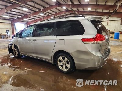 Drugie zdjęcie samochodu z przodu: 2014 TOYOTA SIENNA LE VIN:5TDKK3DC7ES410033 - miniatura
