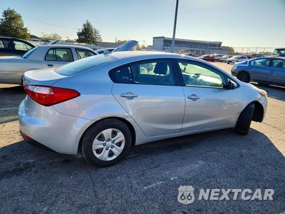 Trzecie zdjęcie samochodu z tyłu: 2015 KIA FORTE LX VIN:KNAFX4A66F5375710 - miniatura
