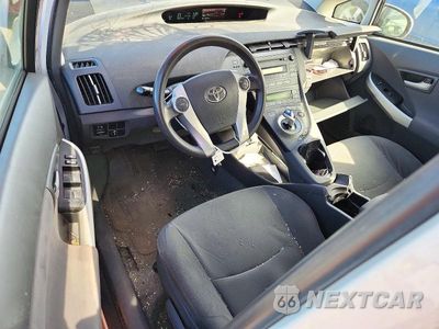 Zdjęcie 8 z 12 samochodu: 2011 TOYOTA PRIUS TWO VIN:JTDKN3DU8B1359439 - miniatura
