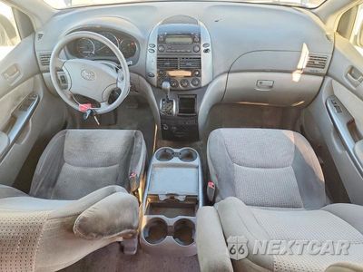 Zdjęcie 8 z 13 samochodu: 2008 TOYOTA SIENNA LE 7-PASSENGER VIN:5TDZK23C98S107138 - miniatura
