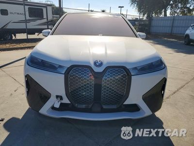 Piąte zdjęcie samochodu w środku: 2023 BMW IX XDRIVE50 VIN:WB523CF05PCM33942 - miniatura