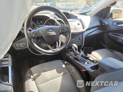 Zdjęcie 8 z 12 samochodu: 2018 FORD ESCAPE SE VIN:1FMCU9GDXJUB33501 - miniatura