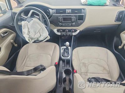 Zdjęcie 8 z 13 samochodu: 2015 KIA RIO LX VIN:KNADM4A30F6521261 - miniatura