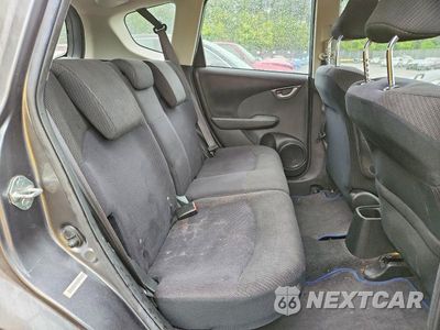 Zdjęcie 10 z 13 samochodu: 2013 HONDA FIT SPORT VIN:JHMGE8H50DC052620 - miniatura