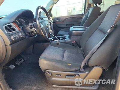 Zdjęcie 7 z 13 samochodu: 2012 CHEVROLET TAHOE K1500 LS VIN:1GNSKAE00CR233479 - miniatura