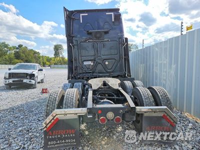 Zdjęcie 6 z 14 samochodu: 2018 FREIGHTLINER CASCADIA 126 SEMI TRUCK VIN:3AKJHHDR4JSJP4493 - miniatura