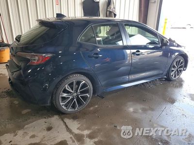 Trzecie zdjęcie samochodu z tyłu: 2022 TOYOTA COROLLA XSE VIN:JTNC4MBE1N3180480 - miniatura