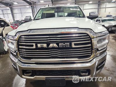 Piąte zdjęcie samochodu w środku: 2022 RAM 2500 LARAMIE VIN:3C6UR5FLXNG345505 - miniatura