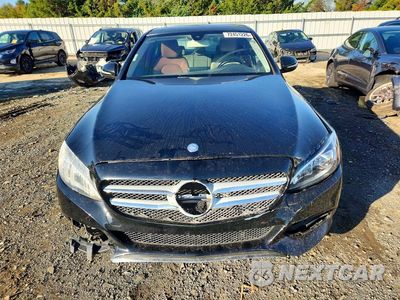 Piąte zdjęcie samochodu w środku: 2015 MERCEDES-BENZ C 300 4MATIC VIN:55SWF4KBXFU030257 - miniatura