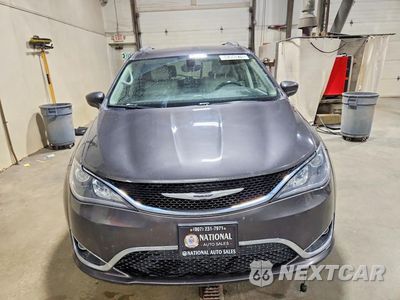 Piąte zdjęcie samochodu w środku: 2017 CHRYSLER PACIFICA TOURING L VIN:2C4RC1BG5HR654122 - miniatura