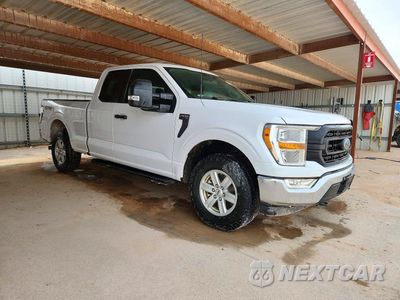 Czwarte zdjęcie samochodu z boku: 2022 FORD F150 SUPER CAB VIN:1FTFX1E51NKE64653 - miniatura