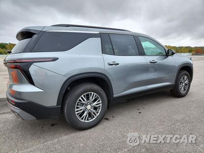 Trzecie zdjęcie samochodu z tyłu: 2027 CHEVROLET TRAVERSE LT VIN:1GNEVGKS7VJ122846 - miniatura