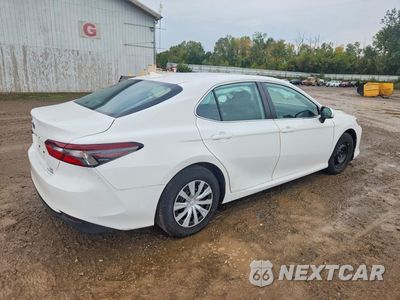 Trzecie zdjęcie samochodu z tyłu: 2024 TOYOTA CAMRY LE VIN:4T1C31AK0RU074871 - miniatura