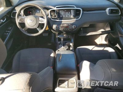 Zdjęcie 8 z 13 samochodu: 2019 KIA SORENTO LX V6 VIN:5XYPG4A50KG495132 - miniatura
