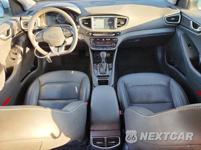 Zdjęcie 8 z 12 samochodu: 2019 HYUNDAI IONIQ LIMITED VIN:KMHC05LC1KU133129 - miniatura