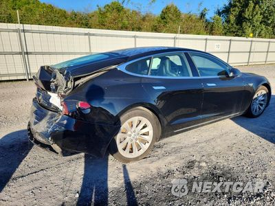Trzecie zdjęcie samochodu z tyłu: 2016 TESLA MODEL S VIN:5YJSA1E26GF140877 - miniatura